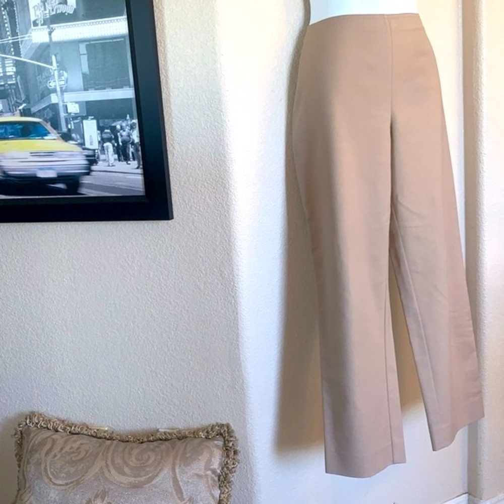 ST. JOHN Spring 2014 collection capri pant, cotton blend, side zip, ankle. 8 - Picture 3 of 17